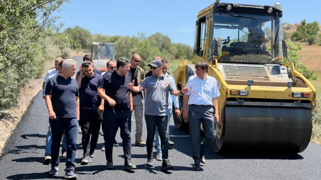 Kahta Dumlu-Alidam Yolu Asfalt Çalışmaları Hızla İlerliyor